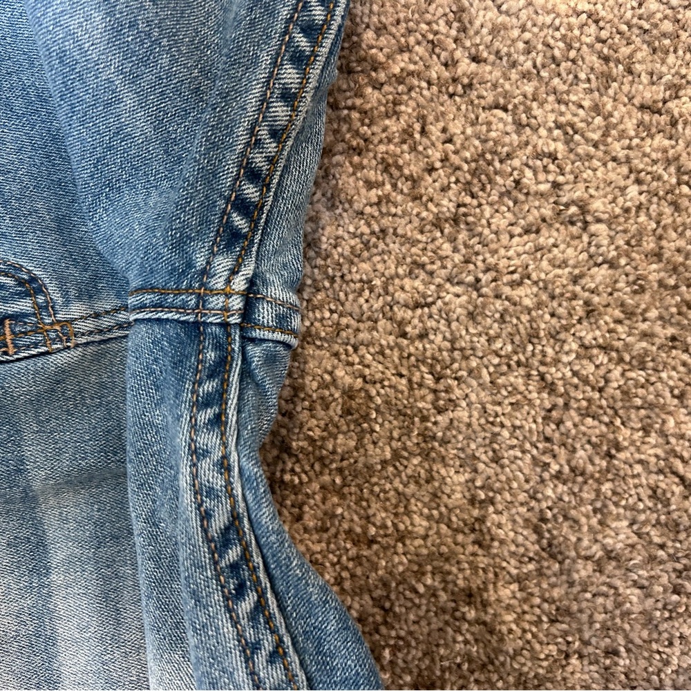 Wrangler Slim Straight Medium Wash Jeans. 36 x 32. Classic denim. - Picture 6 of 14